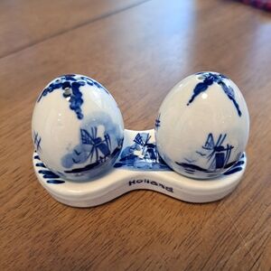 Vintage Small Delft Blue Windmill Saltand Pepper Shakers On Tray Holland